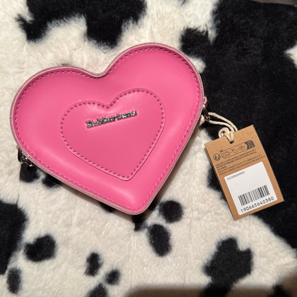 Dr. Martens 🩷PINK MINI HEART SHAPED LEATHER MINI BAG🩷